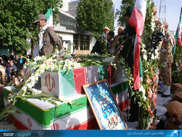 مراسم استقبال مردم خوی از دو شهید گمنام/تصاویر
