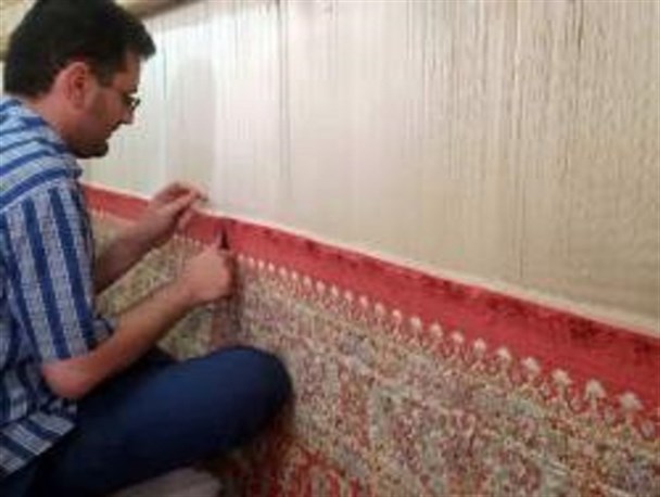 بافت بزرگترین فرش طرح شاه عباسی ایران در زنجان/ رونمایی  طی هفته آتی