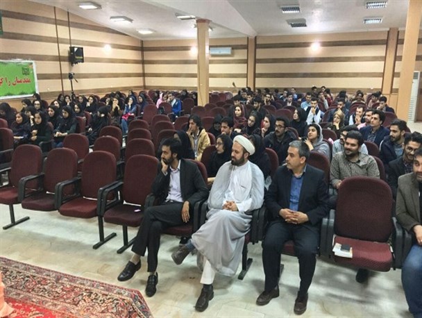 برپایی شب شعر در دانشکده پرستاری آمل+تصاویر