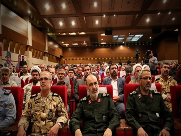 مقامات سیاسی بر اساس منطق قرآن با دشمنان رفتار کنند