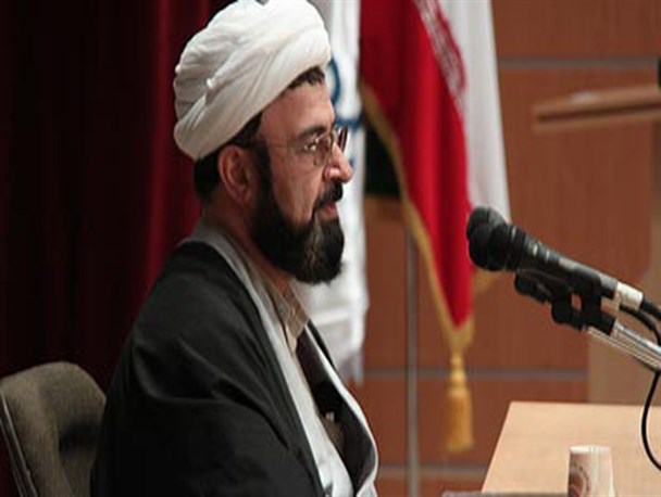 علی بهجت：خدا می داند در عبادات آیت الله بهجت در چه احوالی سیر می کرد