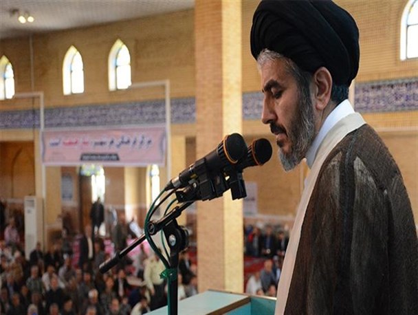 پاسداران اهداف نظام و احکام خدا را در دنیا جاری و ساری می کنند/ در اجرای امربه معروف و نهی از منکر همه وظیفه دارند