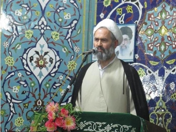 استفاده از اجناس ایرانی، مصداق ایستادگی مردم برای اعتلای اقتصاد مقاومتی/ دولت با تبدیل نفت به فرآورده‌ اشتغال و اقتصاد را بهبود دهد