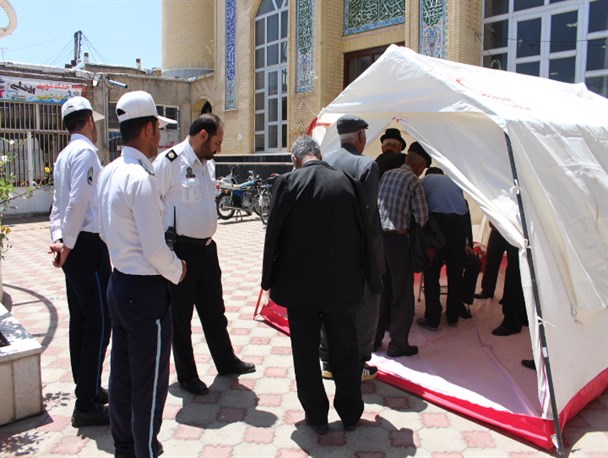 چادر سلامت جمعیت هلال احمر شهرستان شاهیندژ برپا شد/تصاویر