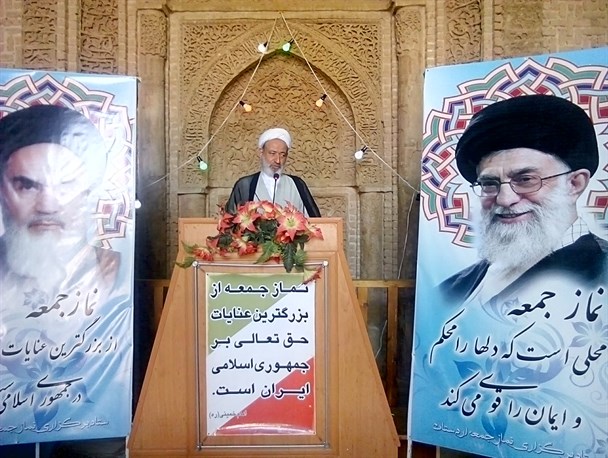 الگوی جوان باید حضرت علی اکبر (ع) باشد/ متاسفانه از برخی چهره‌های غیر موجه در تلویزیون تقدیر می‌کنند!
