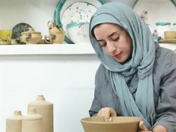عدم حمایت مسئولین استان از هنر سفالگری/ تقویت صنایع دستی داخلی نقش مهمی در رونق اقتصادی کشور دارد