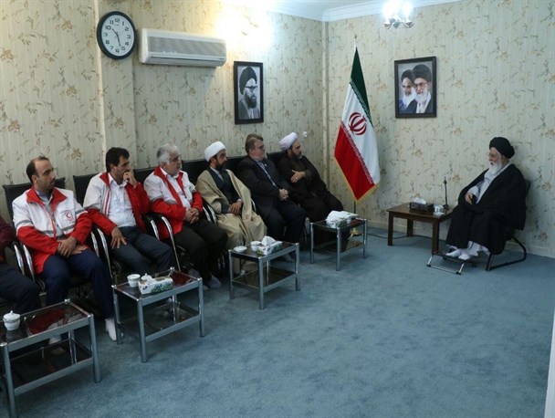 خدمات جمعیت هلال احمر باید دور از جریان های سیاسی صورت گیرد
