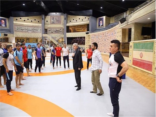 بازدید رئیس کمیته ملی المپیک از فدراسیون و اردوی تیم ملی کشتی/ جلسه صالحی امیری با دبیر، بنا و درستکار