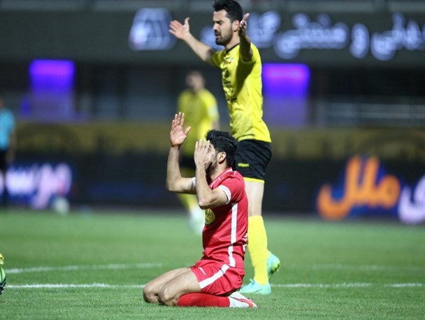 لیگ برتر فوتبال| خوش‌خدمتی سپاهان به استقلال با زمین‌گیر کردن پرسپولیس/ استقلال جام قهرمانی را از دروازه پرسپولیس برداشت!