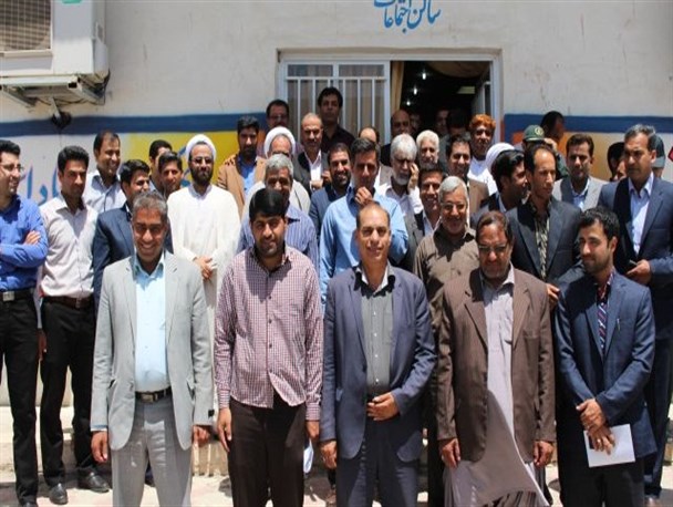 تجلیل از زحمات سابق امام جمعه عنبرآباد