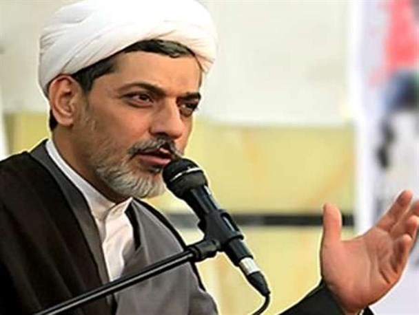 برای به کرسی نشاندن خانمی در مجلس که کشف حجاب کرده بود، یقه چاک می‌کردند، اکنون دم از غیرت می زنند