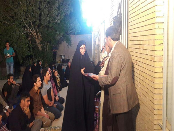 از برگزار کنندگان مراسم معنوی اعتکاف در بردسیر تجلیل شد