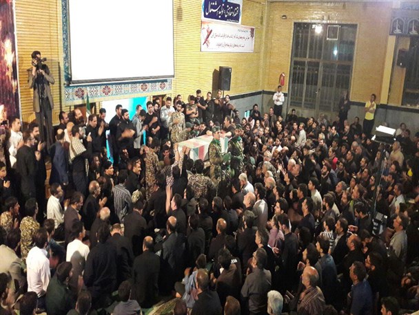 مراسم وداع با پیکر مطهر شهید مدافع حرم حیدر جلیلوند برگزار شد + عکس