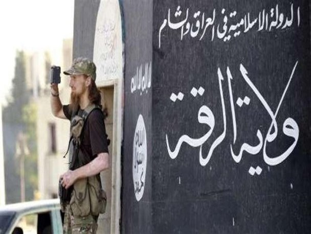 رهبران داعش با حمایت آمریکا "رقه" را ترک می کنند
