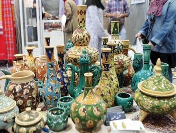 بازارچه صنایع دستی آشتیان افتتاح می‌شود/صدور کارت شناسایی برای۳۰ هنرمند آشتیانی
