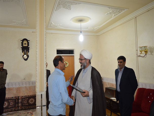 دیدار مسئولین قهاوندی با خانواده جانبازان و آزادگان
