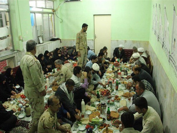 ضیافت افطاری با حضور خانواده های شهدای مرزبانی شرق استان گلستان