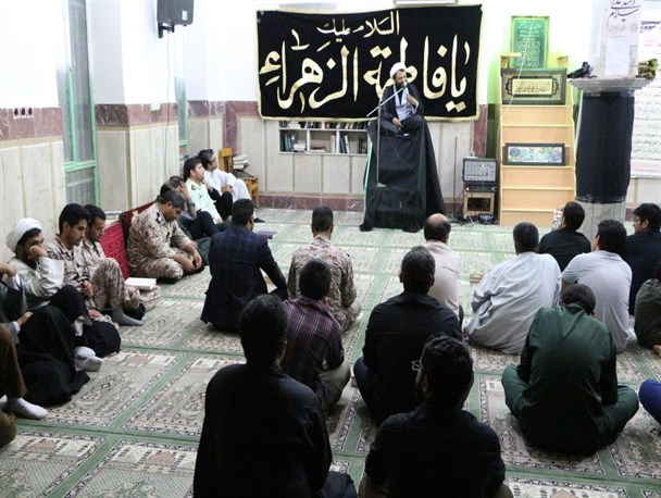 زمزمه جوشن کبیر و اشک عاشقان در اولین شب قدر/شهرستان سرباز سراسر در حزن و ماتم شد+تصاویر