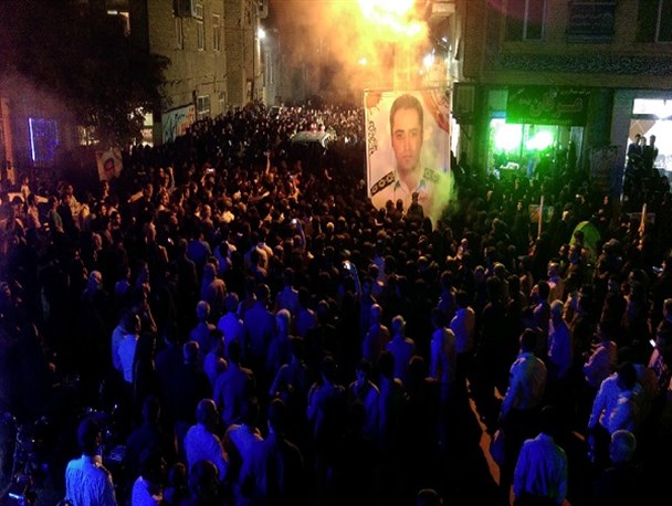 مراسم شبی با شهید مدافع وطن در اراک برگزار شد