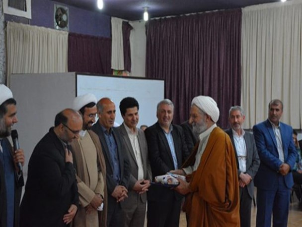 مراسم تجلیل از روحانیون و علمای پیشکسوت در ماکو