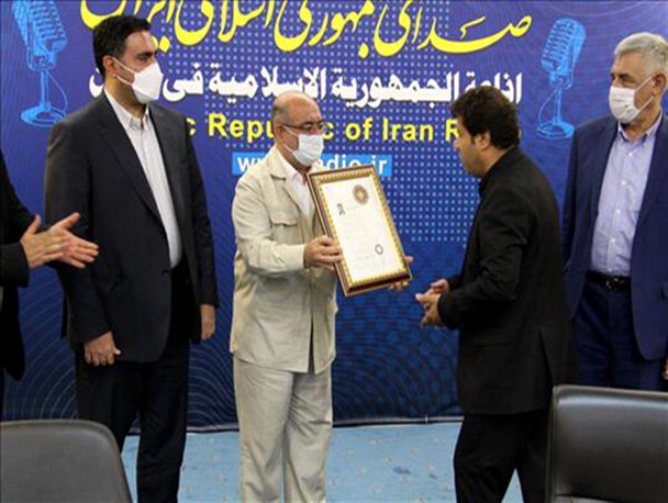 امیری اسفندقه گواهینامه درجه یک هنری دریافت کرد