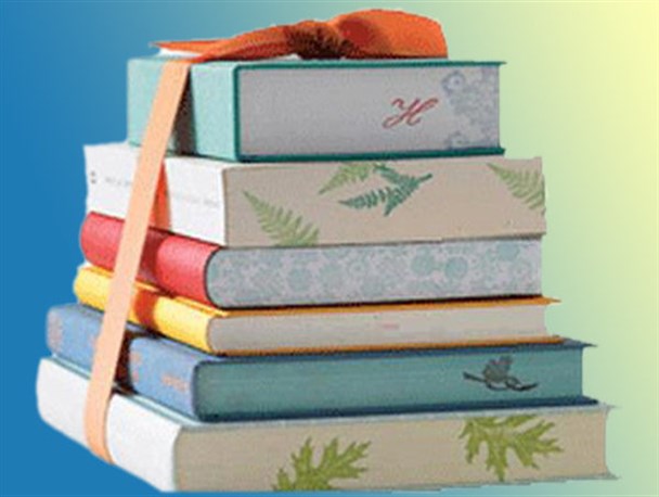 پورمختار هزار جلد کتاب به کتابخانه‌ها اهدا کرد