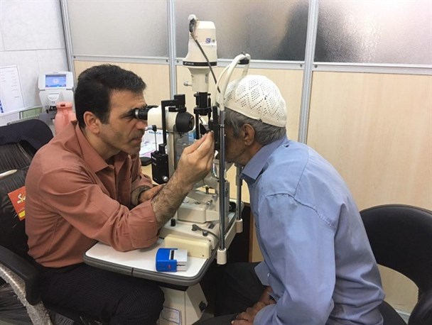 خدمات رایگان چشم پزشکی در درمانگاه قائم سپاه به نیازمندان ارائه شد