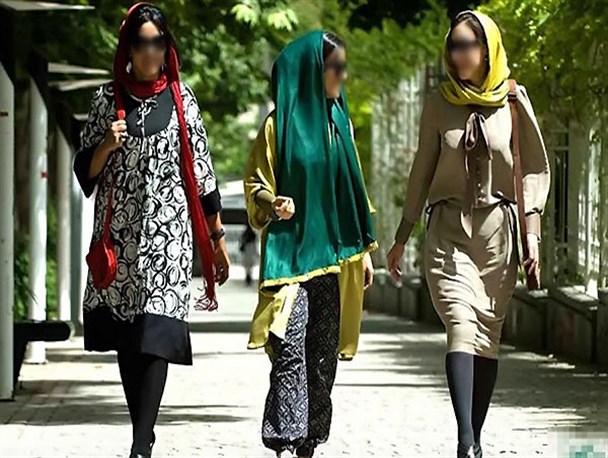 نوع پوشش افراد با دیگران صحبت می‌کنند / ورود بانوی مسلمان با ظاهر غیراسلامی دهن‌کجی به احکام اسلام است