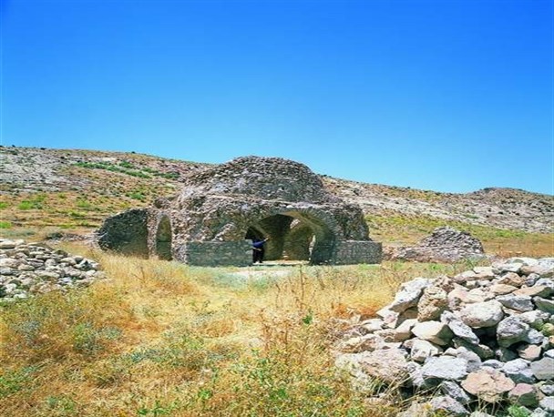 آتشکده دوره ساسانی در روستای راهجرد قهاوند