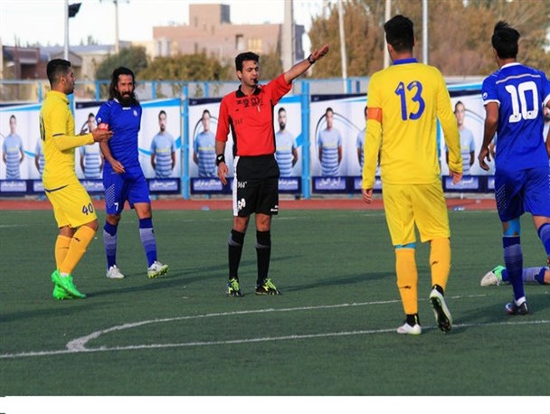 گل گهر صدر لیگ دسته یک کشور رسید