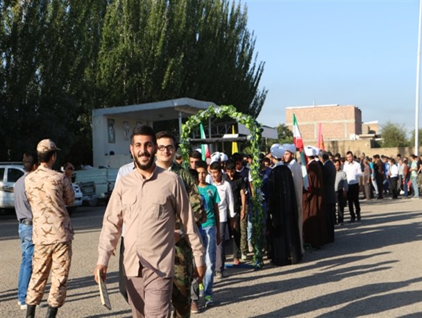 کاروان راهیان نور میاندوآب عازم مناطق عملیاتی شمال غرب کشور شد + تصاویر