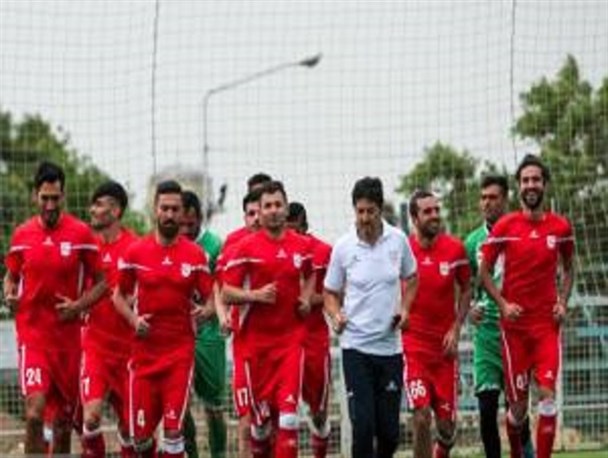 مرخصی یک هفته ای مربیان و بازیکنان خارجی تراکتورسازی