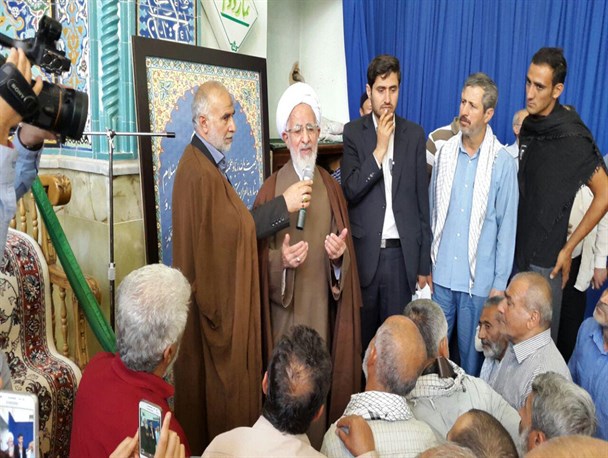 دیدار کاروان زائران رامیانی پیاده کربلا با آیت الله جوادی آملی/ تصاویر
