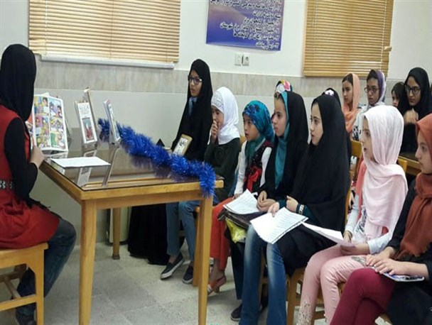 معرفی «مسافر بهشت» تا «مسافر خراسان» در نشست کتاب‌خوان فرمهین