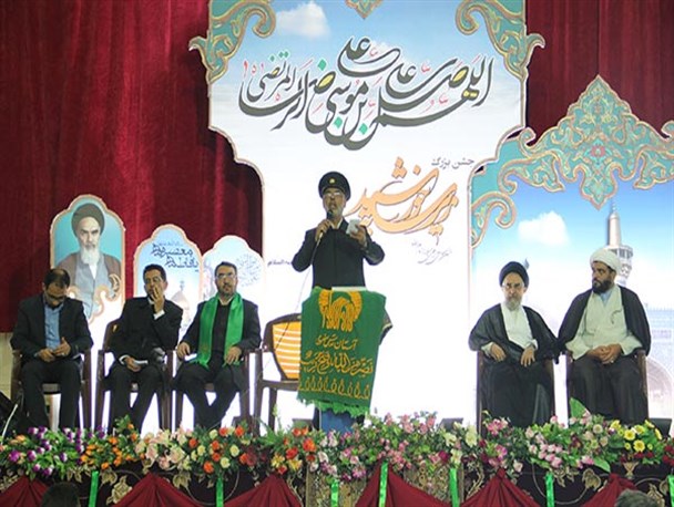 برگزاری جشن «زیر سایه خورشید» با حضور خدام رضوی در ابرکوه+ تصاویر