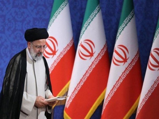 دولت تدبیر و امید با تورم بیش از ۴۰ درصدی و بدهی‌های انبوه به کار خود پایان داد/ دولت سیزدهم نگرانی‌های ناشی از مشکلات اقتصادی را برطرف کند