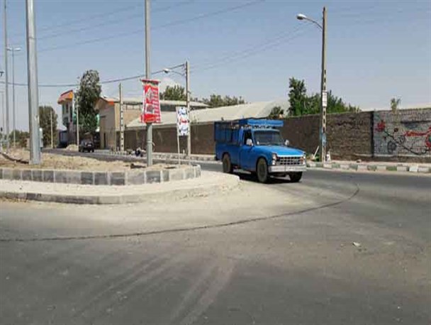 سه راهی که می تواند به قتلگاه تبدیل شود/ مامورین راهور به داد قانون مداران برسند + تصاویر