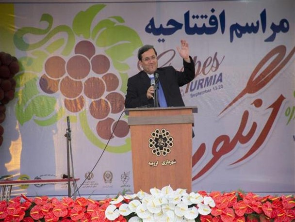 چهارمین جشنواره انگور در ارومیه آغاز به‌کار کرد