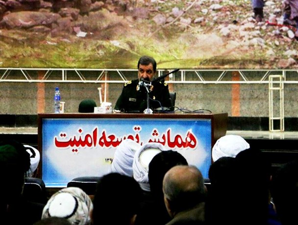اقتصاد مطلوبی نداریم و دولتمردان کم کاری می کنند/ اقتدار و امنیت دو بال پرواز و دو موتور محرک تمام جوامع است/ استفاده هواپیماهای روس در جهت اهداف ما از پایگاه هوایی همدان