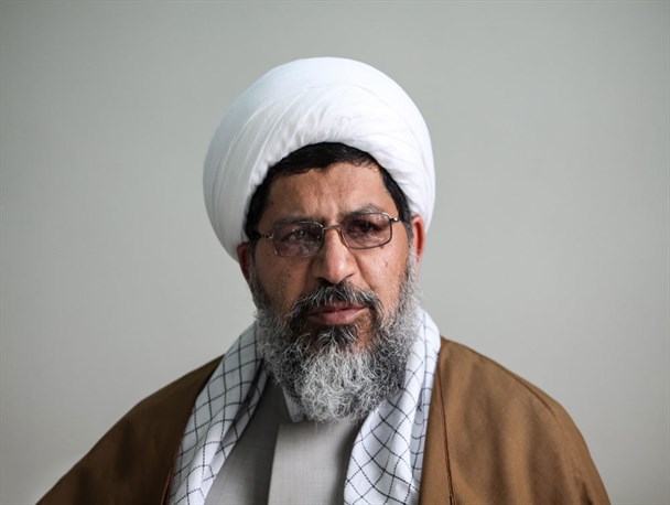 ما تا زنده ایم اجازه نمی دهیم آمریکا و طاغوت ها به این کشور برگردند / همه باید در خدمت مردم و انقلاب باشیم و به آن افتخار کنیم