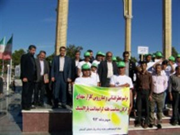 تجدید میثاق دانش آموزان استثنایی با آرمان های شهدا+تصاویر