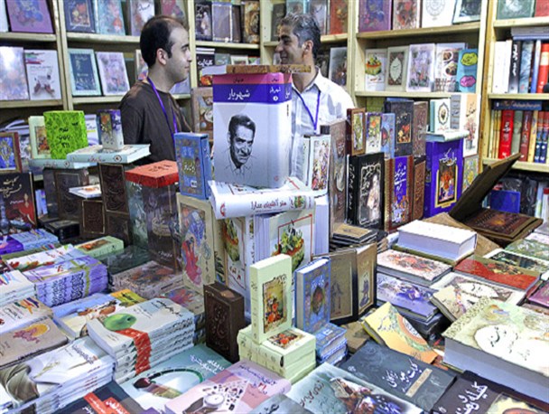 کاهش خرید کتاب در قم؛ خطری فراروی فرهنگ عمومی