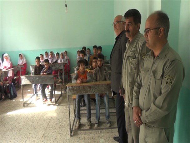 طرح یک ساعت با محیط بانان در مدارس در خلخال