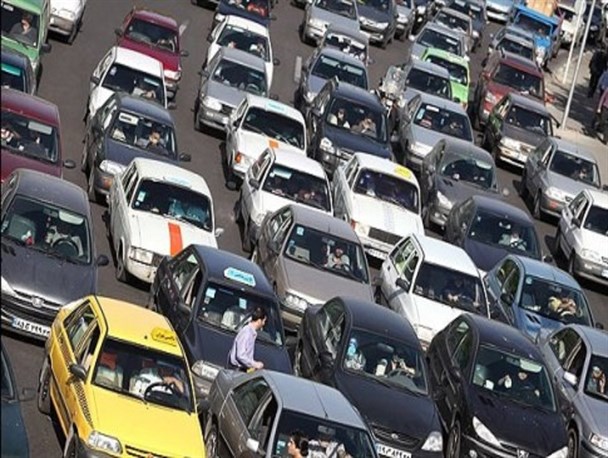 نماینده مردم زاهدان: طرح های مقطعی راهکار مناسبی برای حل مشکل ترافیک نیست