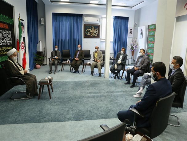 ایستادگی در برابر فساد موجب عقب نشینی مفسدان است