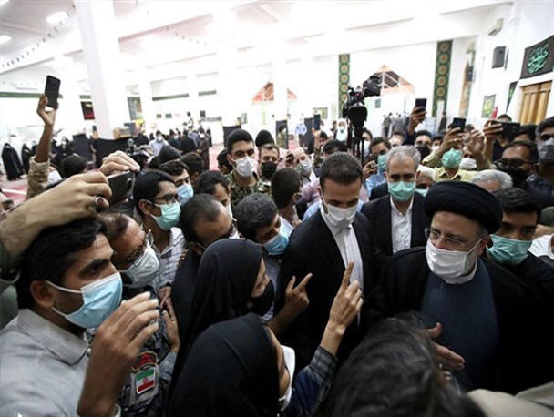 اصلاح‌طلبان از بودن در کنار مردم می ترسند/ سفرهای استانی فاصله مردم و مسئولان را کم می‌کند