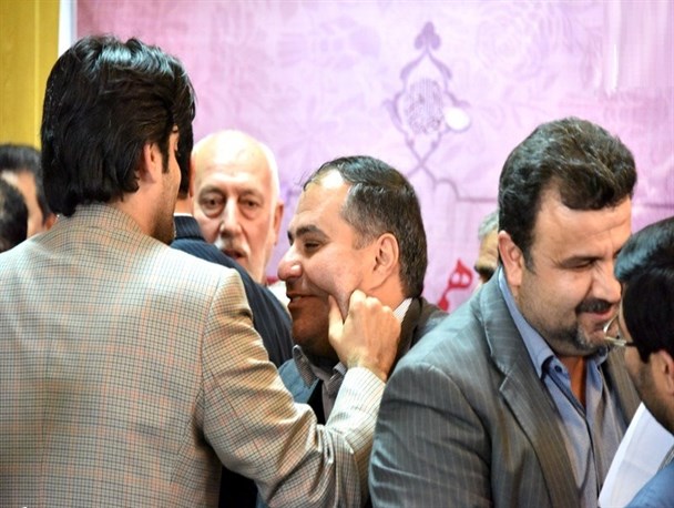 طنز/ آقای نماینده، فرماندار سابق را فقط ویزیت کرد! همین!