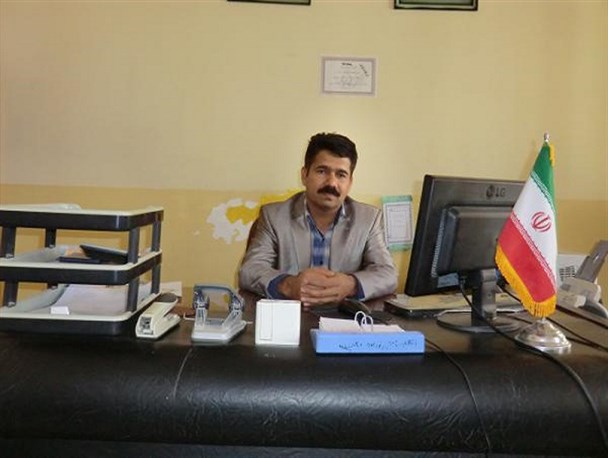 اهدای ۴۰۰ جلد کتاب به ارگان های مختلف شهرستان میرجاوه در هفته کتاب و کتابخوانی