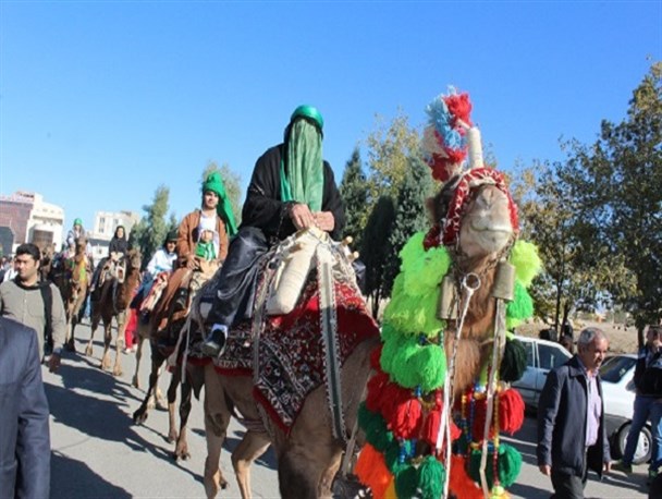 کاروان نمادین اسرای کربلا در پیشوا به حرکت در آمد + تصاویر