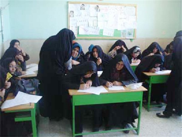 شهرستانی ۱۲۰ هزار نفره فقط با چهار مدرسه برای بزرگسالان!
